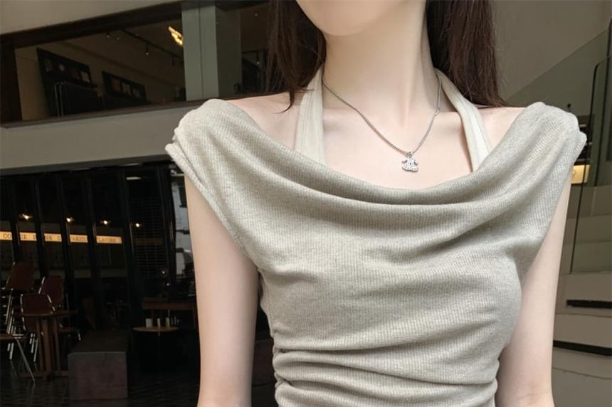 Color-Block Cowl-Neck Short-Sleeved Slim-Fit Tee