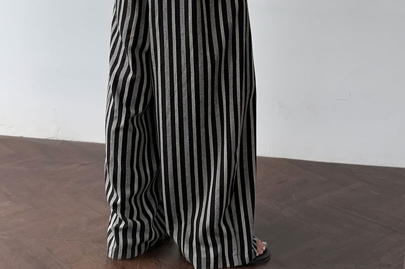 Asymmetric Off-Shoulder Short-Sleeved Plain Ribbed Slim-Fit Tee