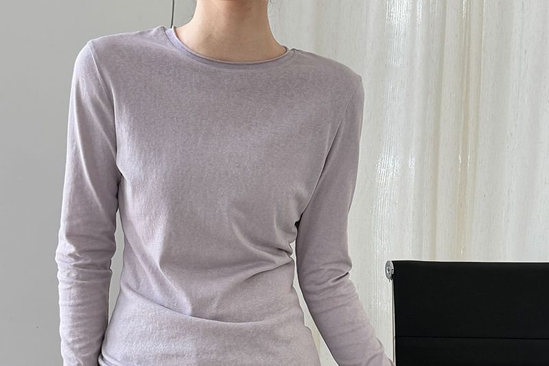 Round-Neck Long-Sleeved Slim-Fit Tee