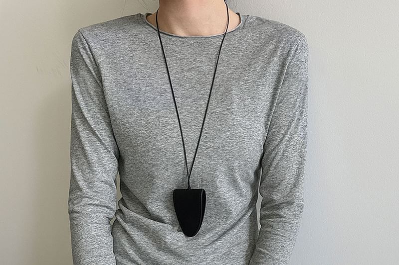 Round-Neck Long-Sleeved Slim-Fit Tee