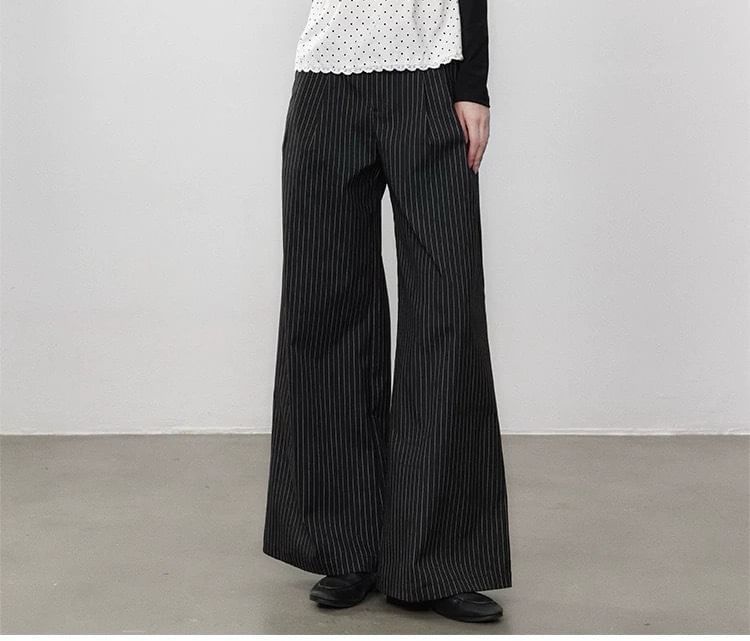 Long-Sleeve Off-Shoulder Plaid Crop Top / High Waist Striped Wide Leg Pants