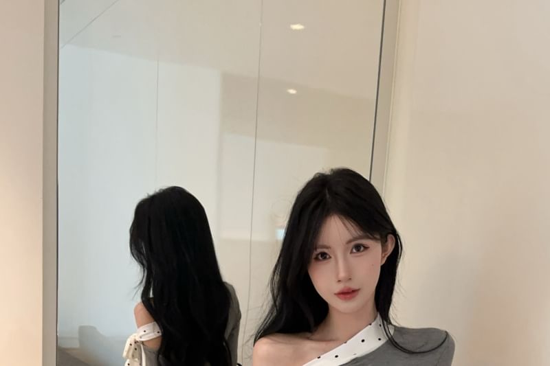 Off-Shoulder Asymmetric Lace-Trim Long-Sleeved Tee