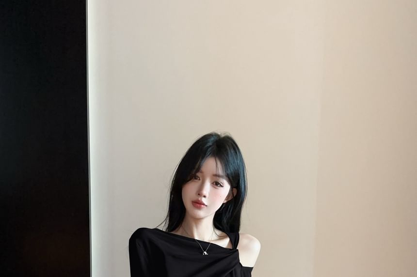 Plain Ruched Cold-Shoulder Sleeved T-Shirt