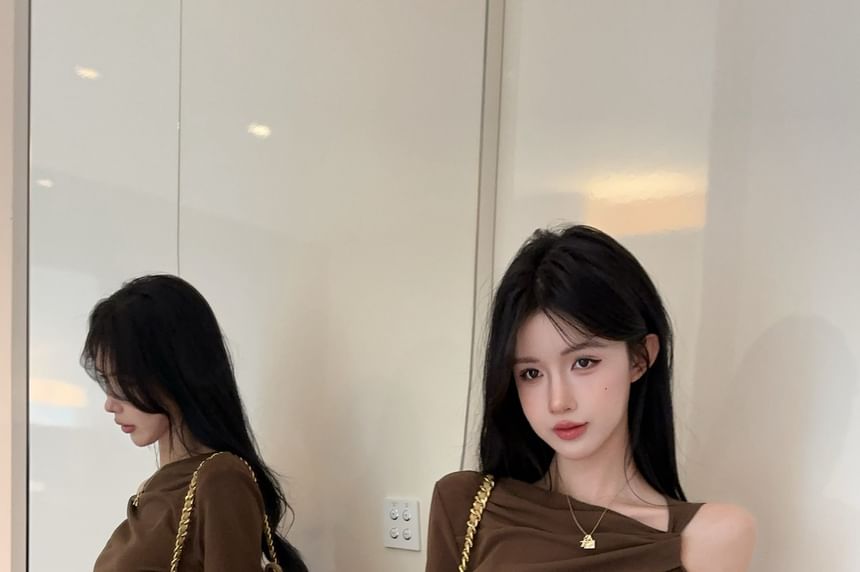 Plain Ruched Cold-Shoulder Sleeved T-Shirt