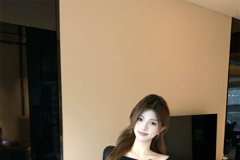 Plain Drawstring Off-Shoulder Sleeved T-Shirt