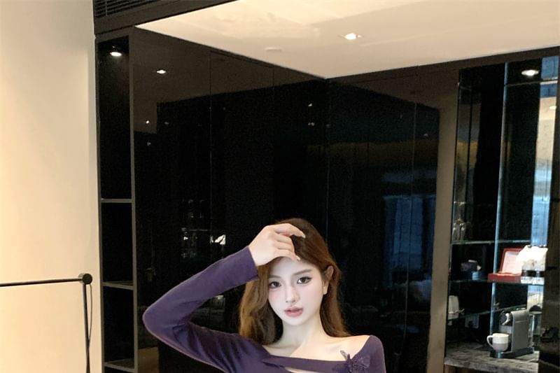 Plain Drawstring Off-Shoulder Sleeved T-Shirt