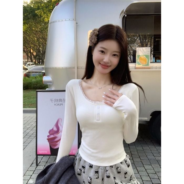 Long-Sleeve Scoop Neck Lace Trim Crop T-Shirt