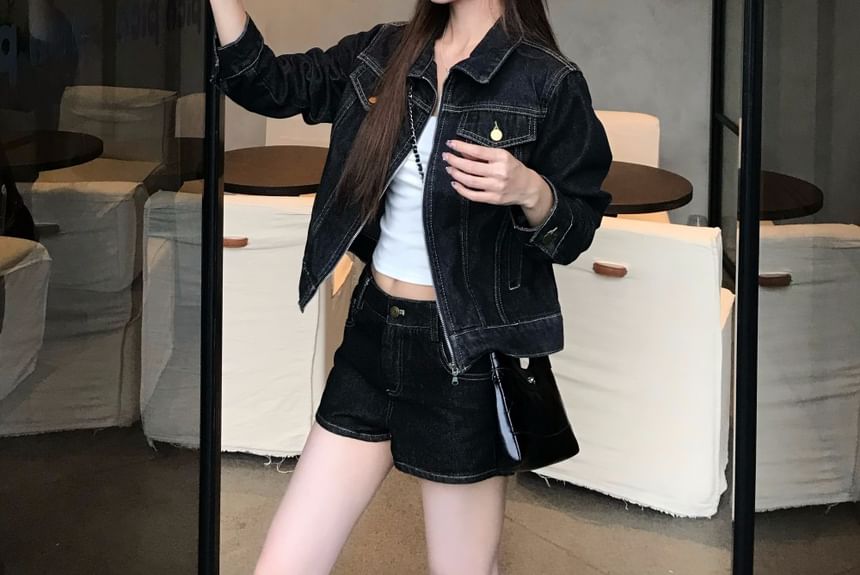 Collared Contrast Stitched Zip-Up Denim Jacket / Low Waist Hot Pants / Wide Leg Jeans