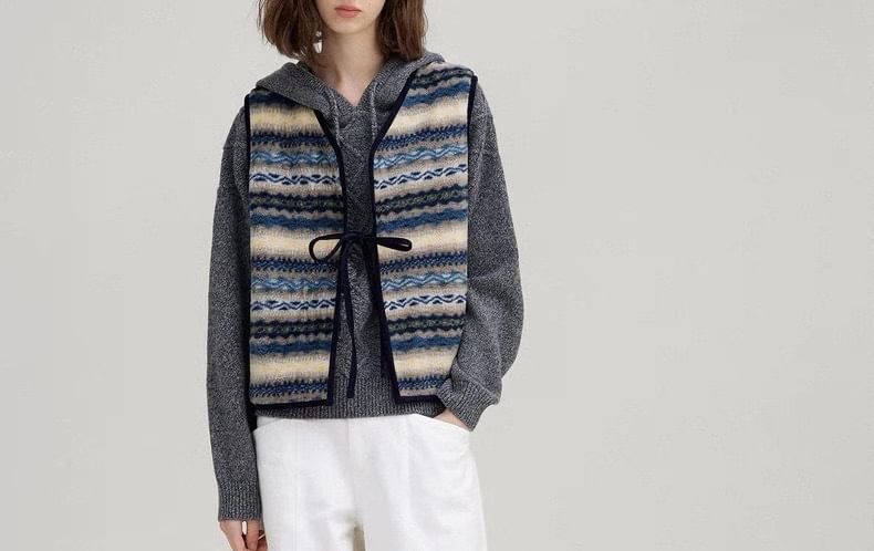 V-Neck Patterned Lace-Up Vest