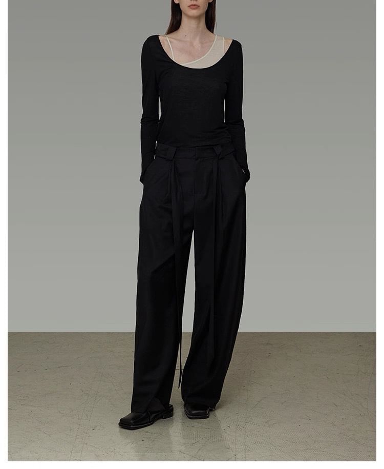 Set: Asymmetrical Neck Plain Tank Top + Long-Sleeve Scoop Neck Tee