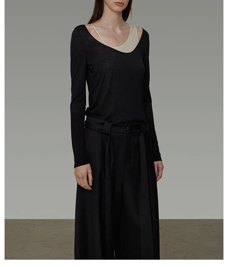 Set: Asymmetrical Neck Plain Tank Top + Long-Sleeve Scoop Neck Tee