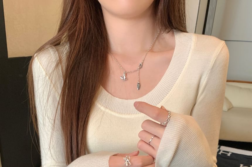 Scoop-Neck Long-Sleeve Basic Knit Tee