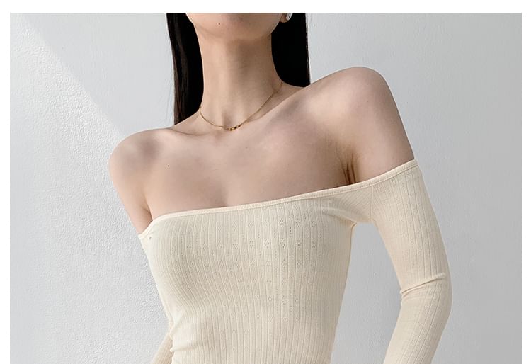 Cropped Off-Shoulder Long Sleeve Casual Tee