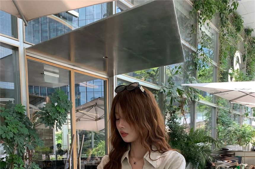 V-Neck Collared Button-Up Blouse, Long Sleeves, Solid Color, Elegant Fit