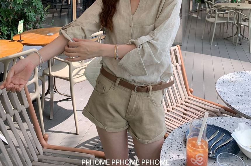 V-Neck Collared Button-Up Blouse, Long Sleeves, Solid Color, Elegant Fit