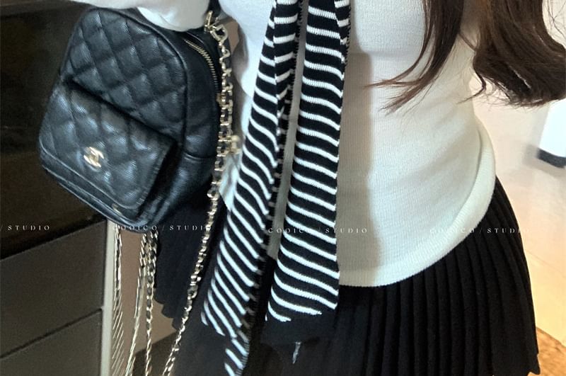 V-Neck Long Sleeve Striped Panel Knit Top