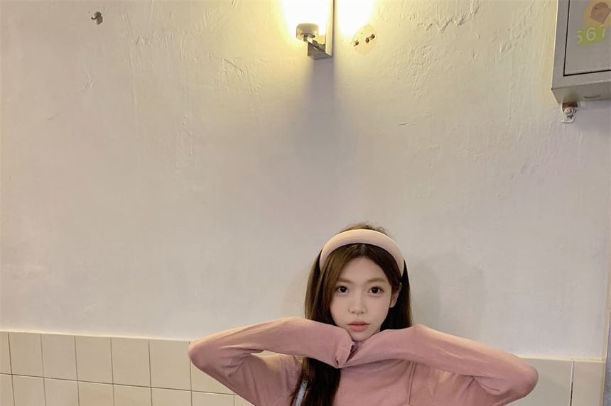 Mock Two-Piece Long Sleeve Crewneck Solid Knit Top