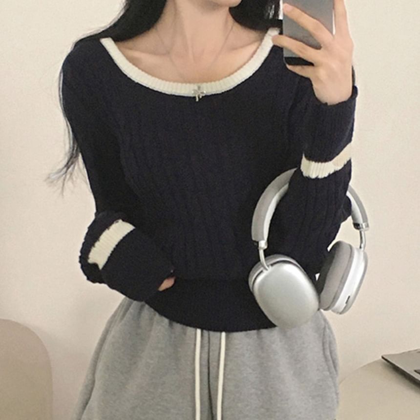 Cable Knit Scoop Neck Sweater with Contrast Trim