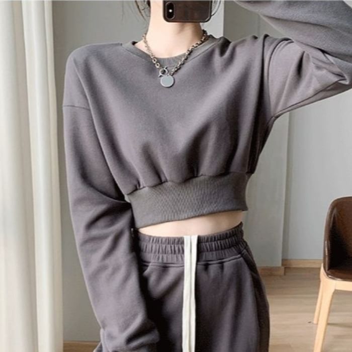 Plain Crew Neck Crop Sweatshirt