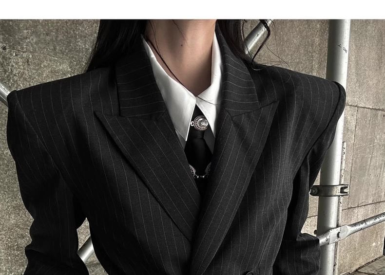 Pinstriped Peak-Lapel Double-Breasted Blazer, Baggy High-Waist Pants & Plain Collared Shirt