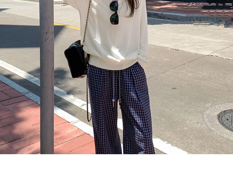 V-Neck Long-Sleeve Plain Knit Top