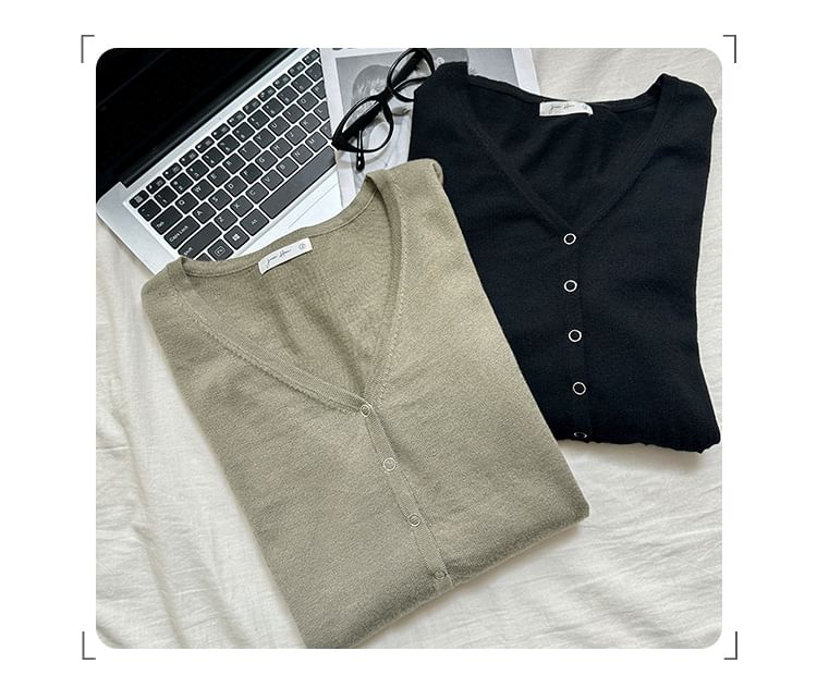 V-Neck Long-Sleeve Henley Plain Knit Top