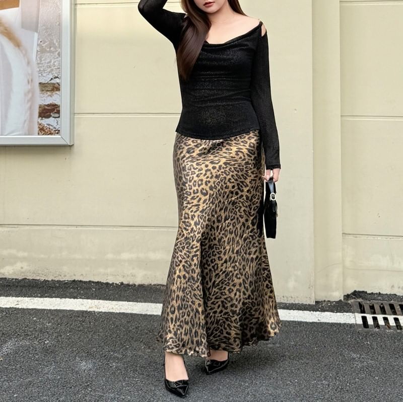 V-Neck Long Sleeve Cutout Solid Knit Top