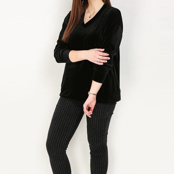 Velvet V-Neck Sweatshirt, Solid Color, Soft Texture, Relaxed Fit