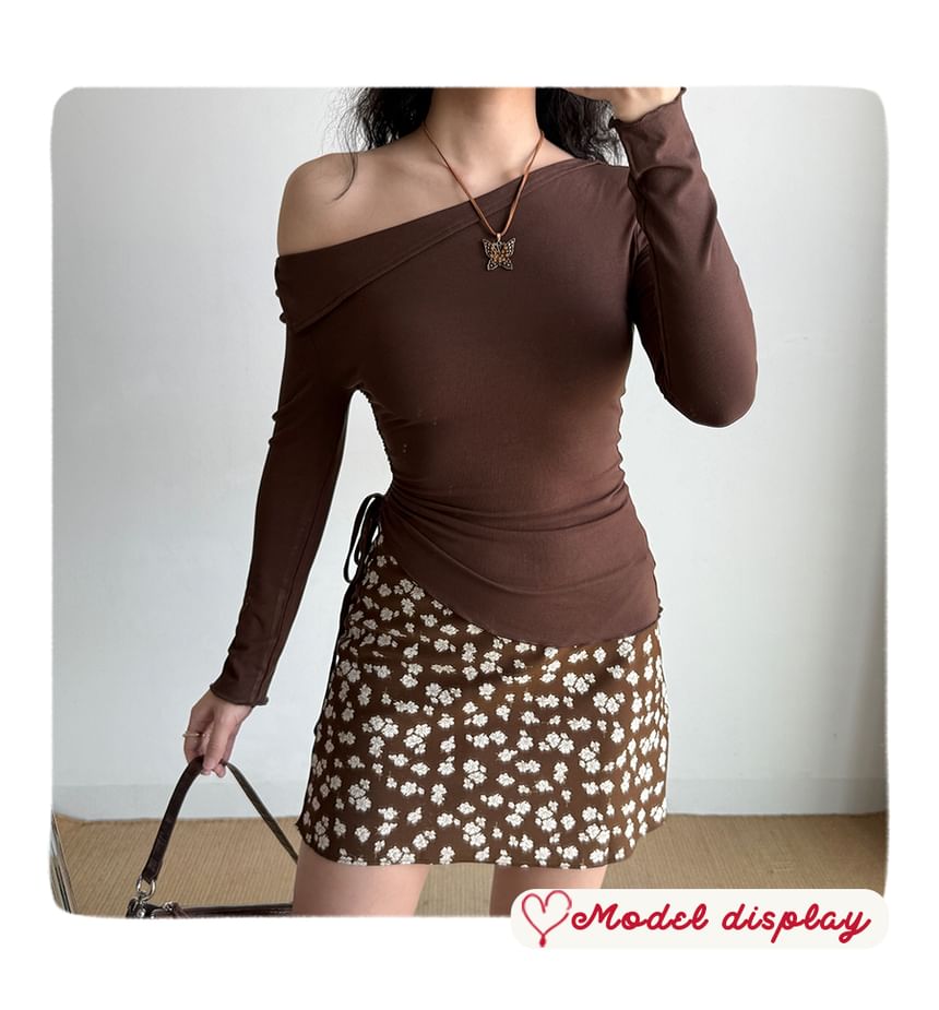 Asymmetrical Off-Shoulder Drawstring Tee, Long Sleeves, Solid Color, Slim Fit