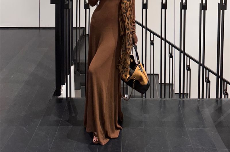 Long-Sleeve Scoop Neck Plain Maxi Sheath Knit Dress