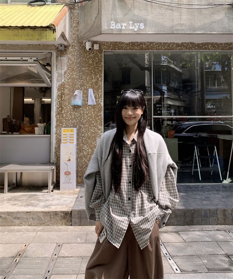V-Neck Plain Button Cardigan / Long-Sleeve Collared Plaid Button Shirt