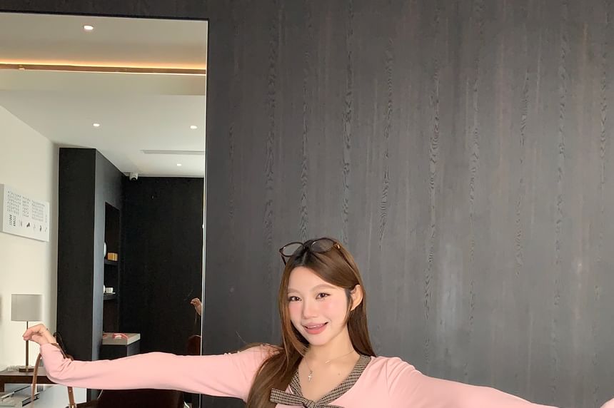 Long-Sleeved V-Neck T-Shirt with Buttoned Front, Plain Design
