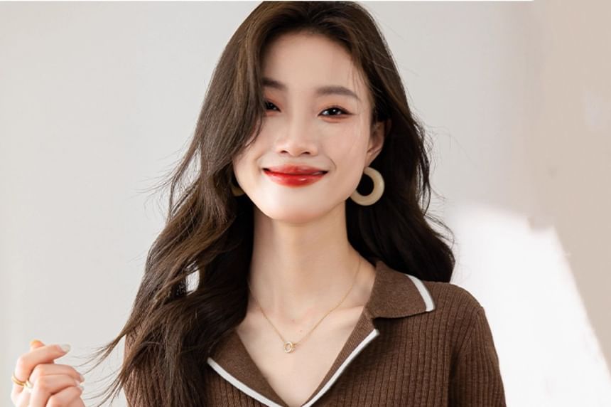 Lapel Collar Knit Top with Long Sleeves and Contrast Trim