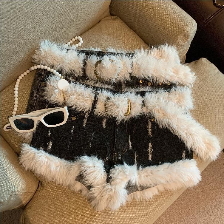 Low Rise Distressed Belted Panel Fluffy Denim Hot Pants