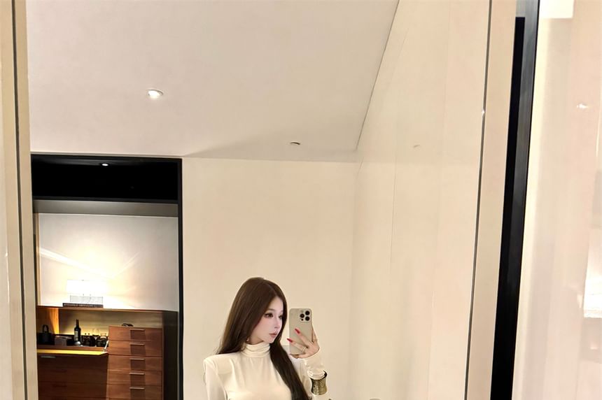 Long-Sleeve Mock Neck Plain Maxi Triumph Dress