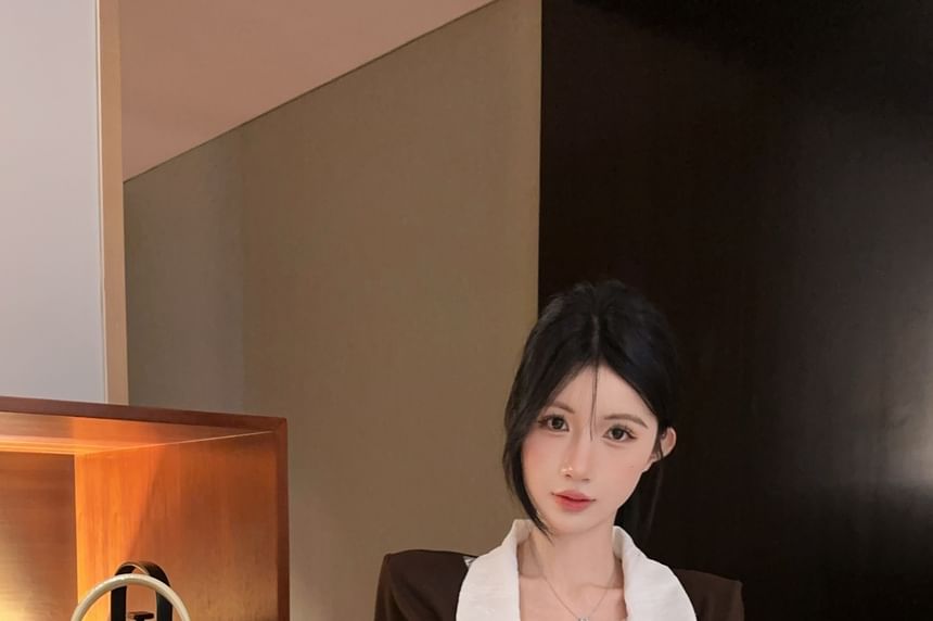 Mock Two-Piece Collar Lace Panel Slim Fit Long-Sleeve T-Shirt