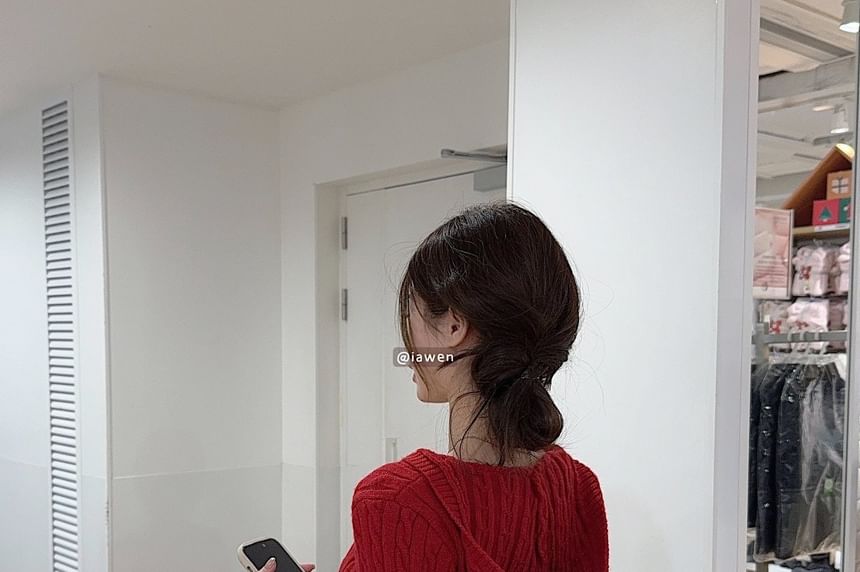 Long Sleeve V-Neck Hooded Cable Knit Cropped Top