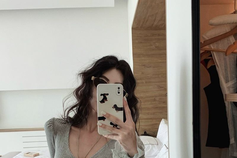 Lace Trim Buttoned Scoop-Neck Slim Cropped Tee, Long Sleeves