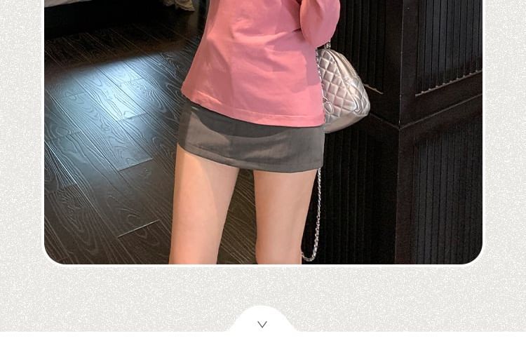 Plain Scoop-Neck Long-Sleeve T-Shirt