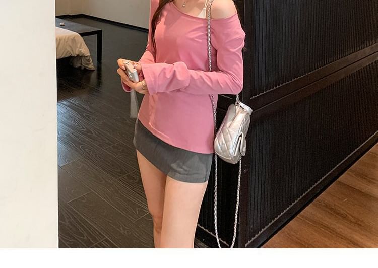Plain Scoop-Neck Long-Sleeve T-Shirt