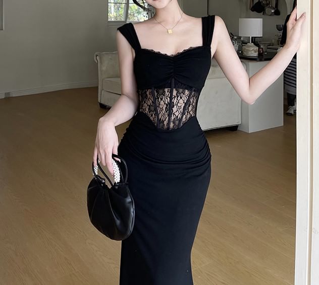 Sleeveless V-Neck Lace Maxi Mermaid Dress