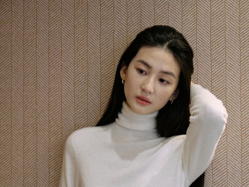 Long-Sleeve Turtleneck Knit Top