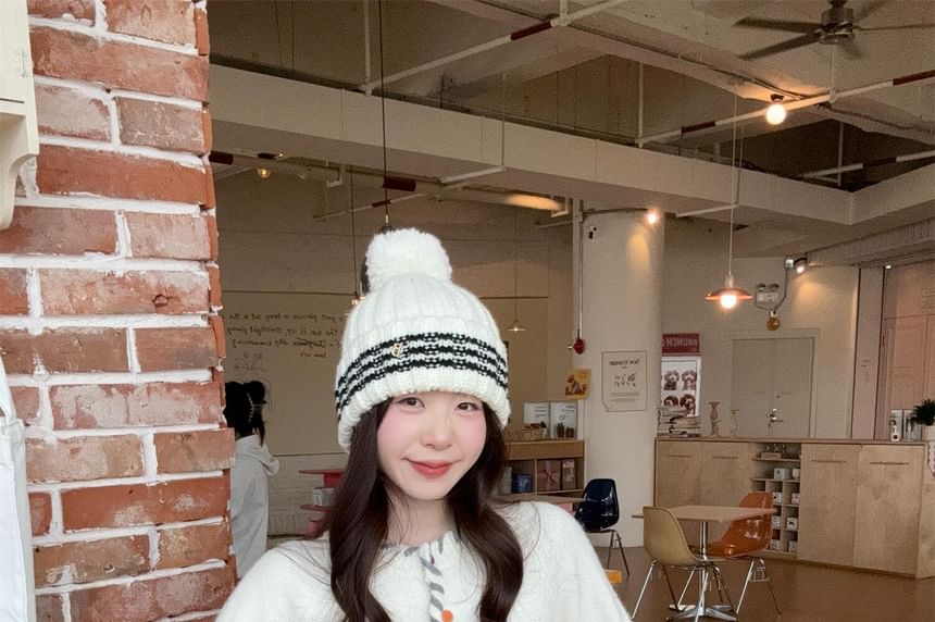 Contrast Stitching Button-Up Cardigan