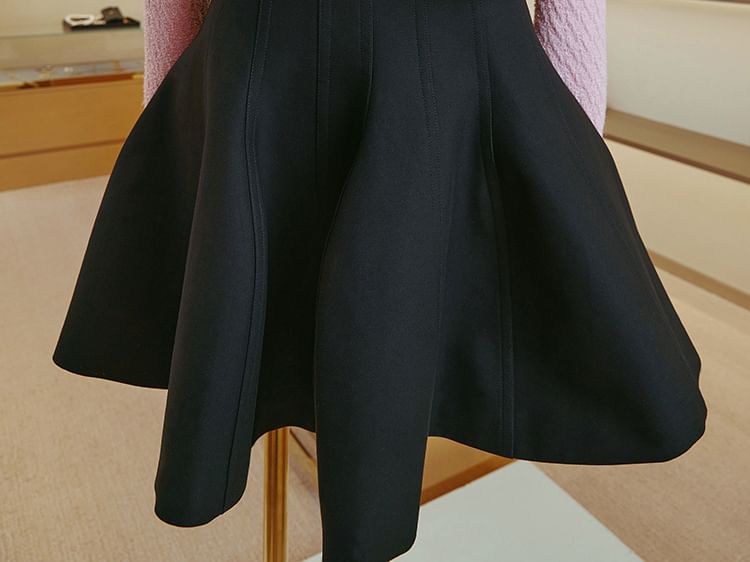 Crew Neck Contrast Trim Button-Up Tweed Crop Jacket