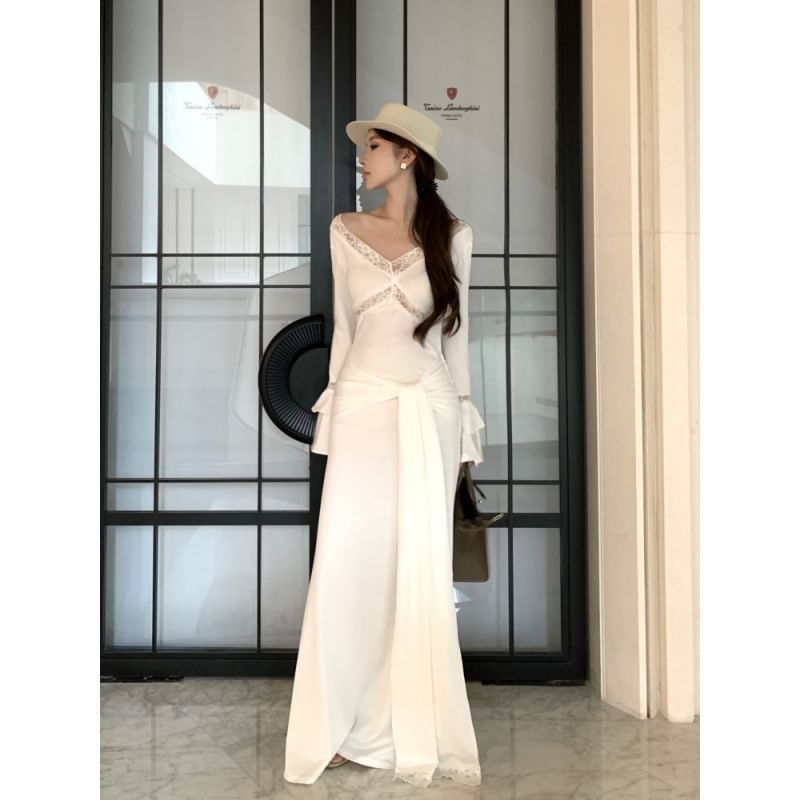 Long-Sleeve V-Neck Plain Knot Lace Panel Maxi Sheath Dress