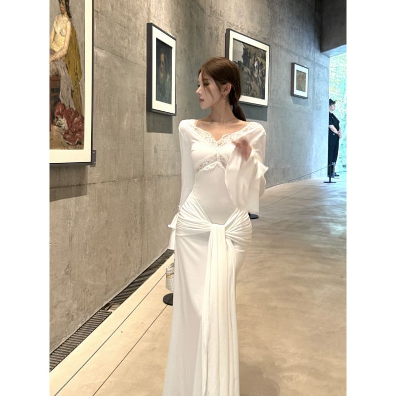 Long-Sleeve V-Neck Plain Knot Lace Panel Maxi Sheath Dress