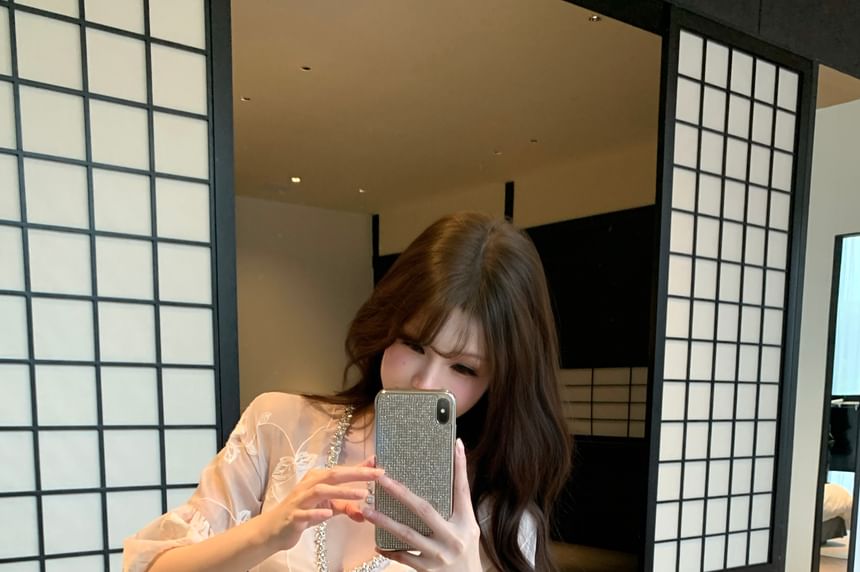 3/4-Sleeve V-Neck Blouse / Mini Skirt