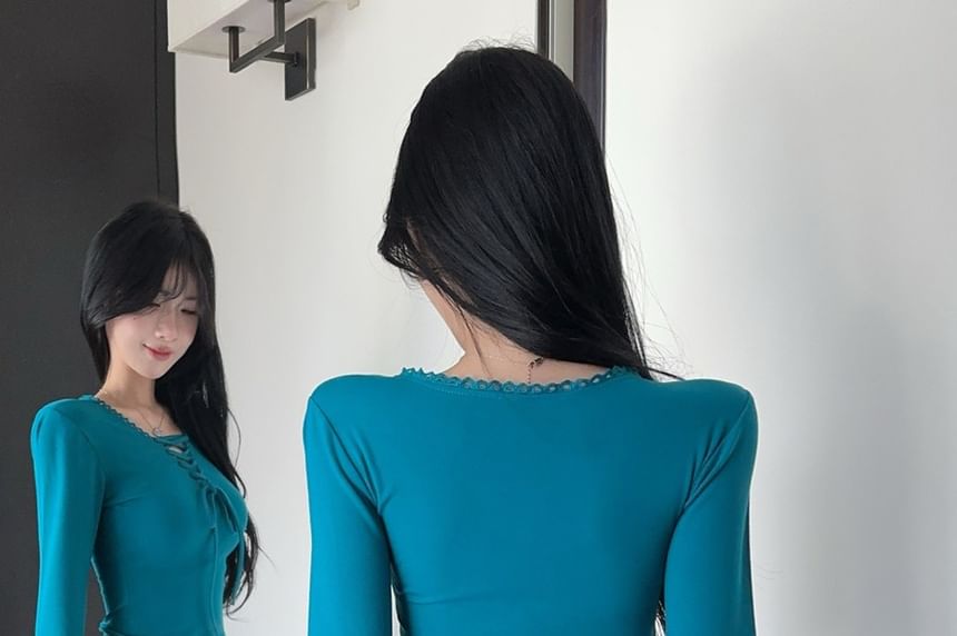 Slim-Fit Lace-Up V-Neck Long Sleeve Crop Shirt