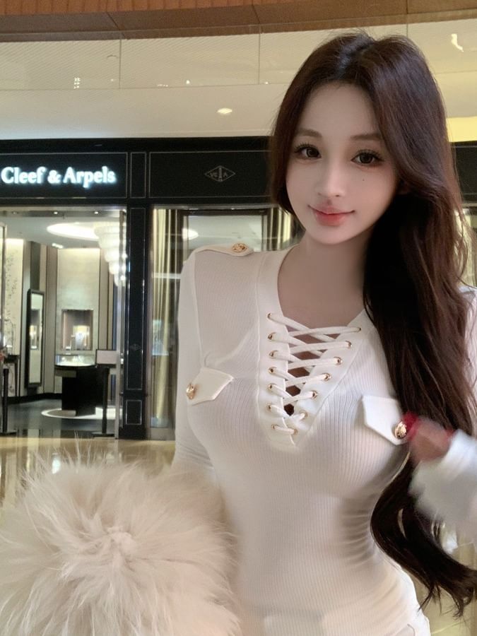 Lace-Up V-Neck Slim Crop Long Sleeve Top
