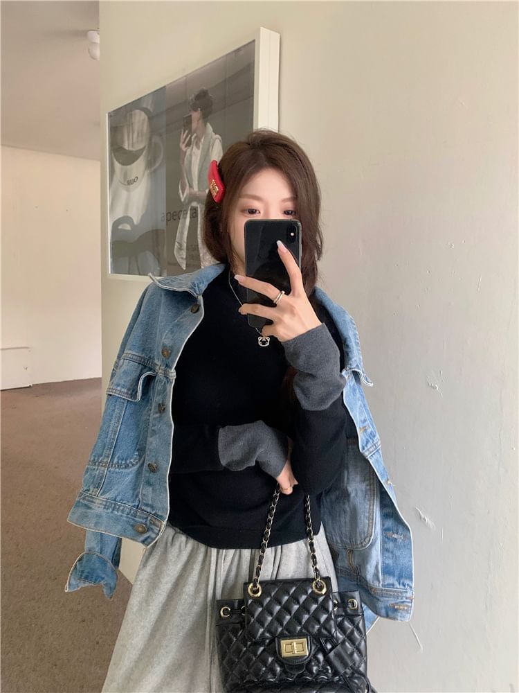 Color-Block Slim Fit Mock Neck Long Sleeve Knit Tee